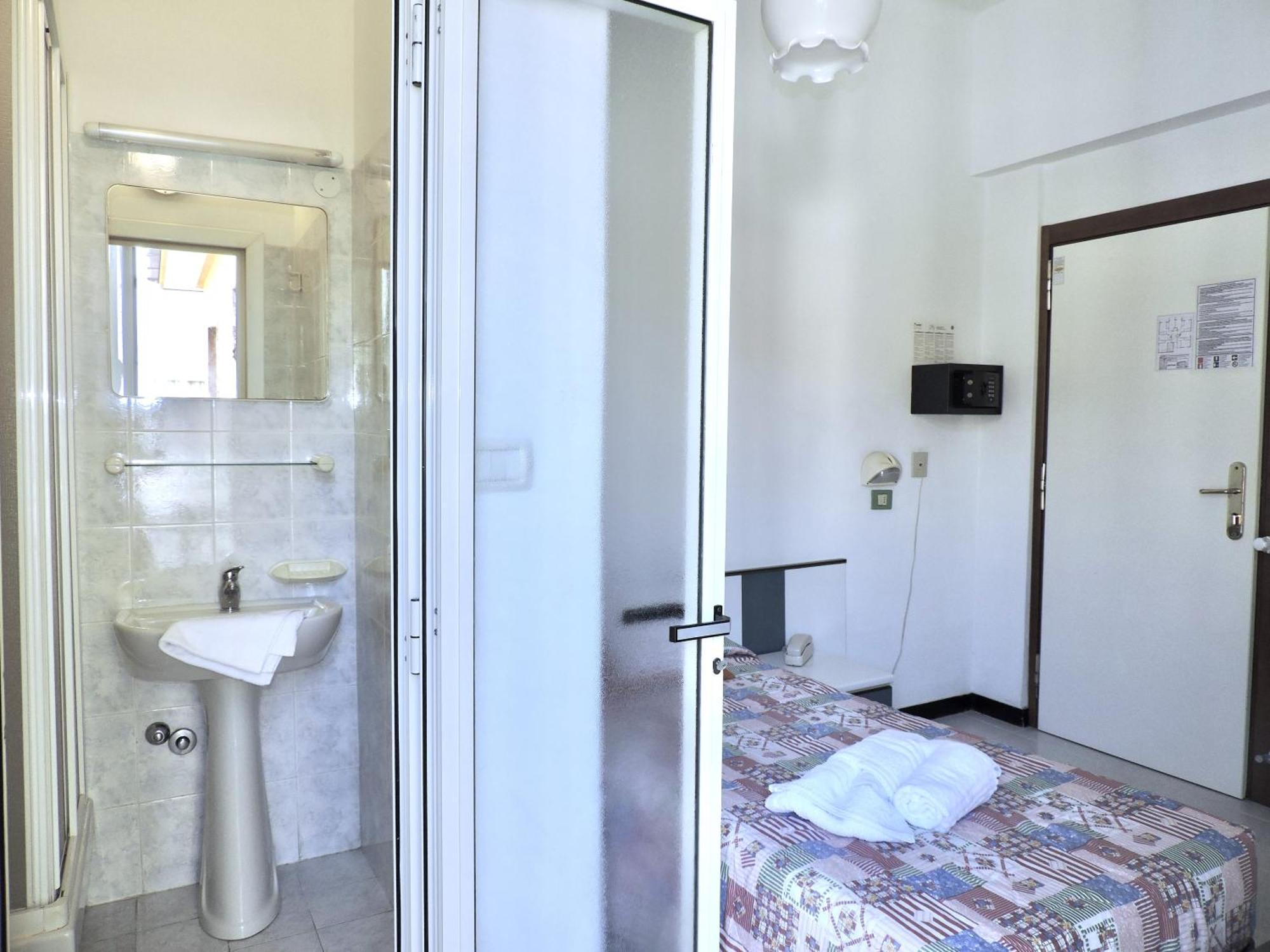 Hotel Villa Chiara Finale Ligure Zewnętrze zdjęcie